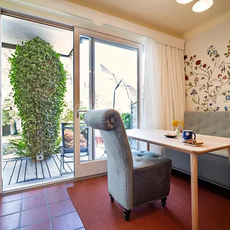 Im Garten - Haus Anna