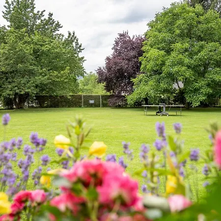 Im Garten - Haus Anna * Graz