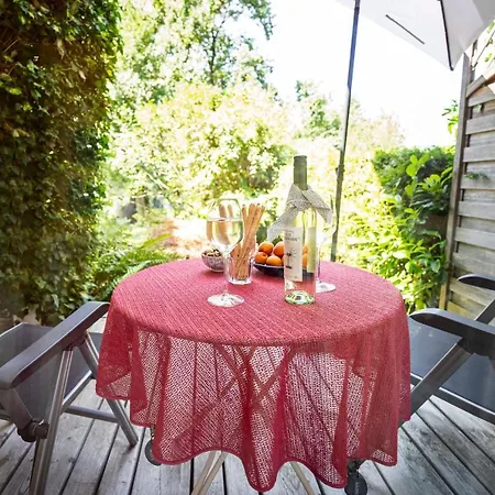 Im Garten - Haus Anna *