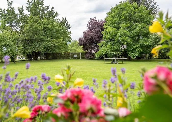 Im Garten - Haus Anna * Graz