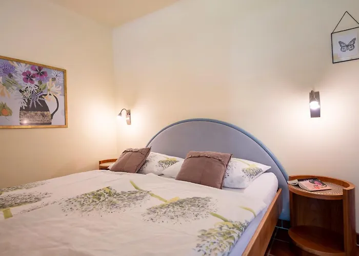 Im Garten - Haus Anna Грац