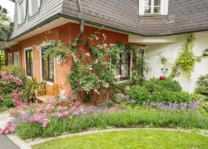 Im Garten - Haus Anna Грац